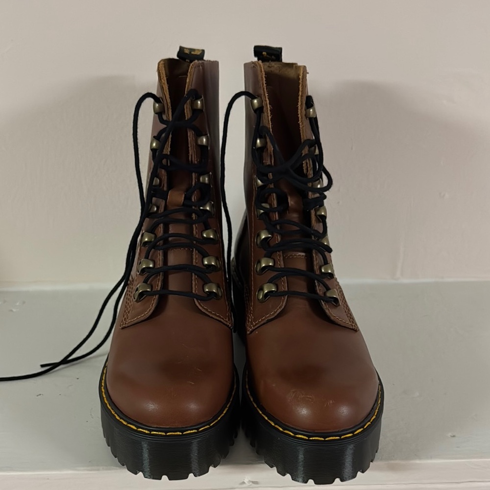 Dr Martins lace up boots size 7
